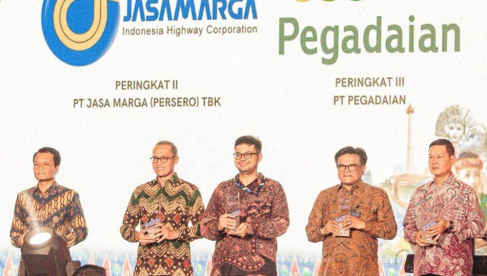 PT Pegadaian meraih penghargaan sebagai BUMN Tipe B dengan Peringkat III untuk Kategori Nilai Belanja Terbesar Business Marketing di ajang penganugerahan Harvesting Ceremony yang digelar oleh Pemerintah Provinsi DKI Jakarta di Taman Fatahilah, Kota Tua - Jakarta pada Minggu (9/11) (dok. Pegadaian)