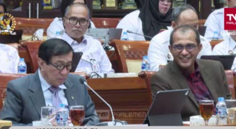 Wamenkumham Eddy Hiariej saat hadir dalam rapat bareng Komisi III DPR RI. (YouTube Komisi III DPR RI).