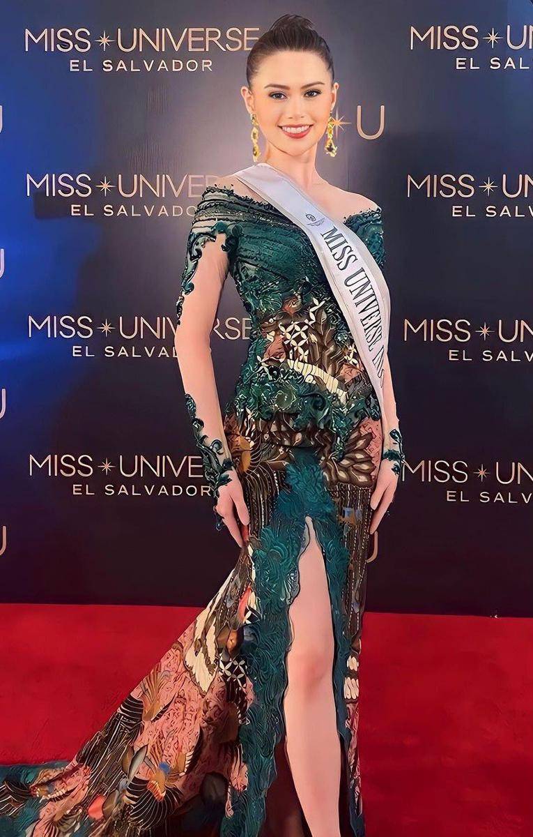 Potret Kompilasi Fabienne Nicole Pakai Kebaya di Miss Universe 2023 (Instagram.com/fabienne_fng)