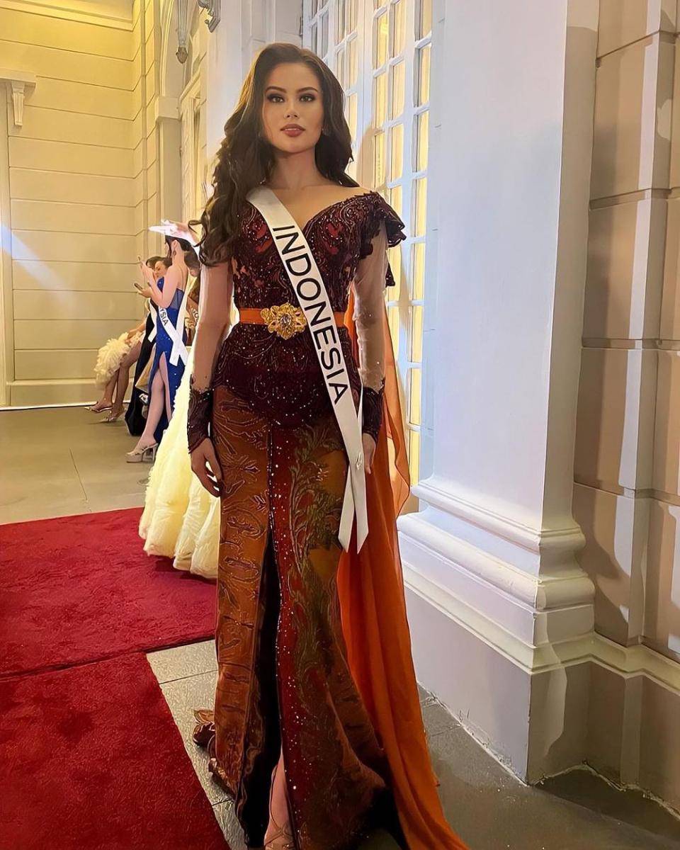 Potret Kompilasi Fabienne Nicole Pakai Kebaya di Miss Universe 2023 (Instagram.com/fabienne_fng)