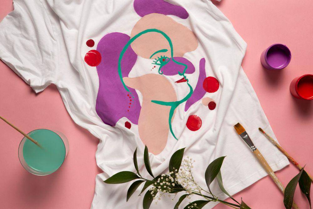 ilustrasi lukisan di baju (freepik.com/freepik)