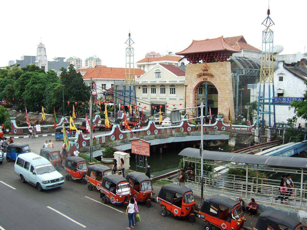 ilustrasi suasana kawasan Pasar Baru, Jakarta (commons.wikimedia.org/Midori)