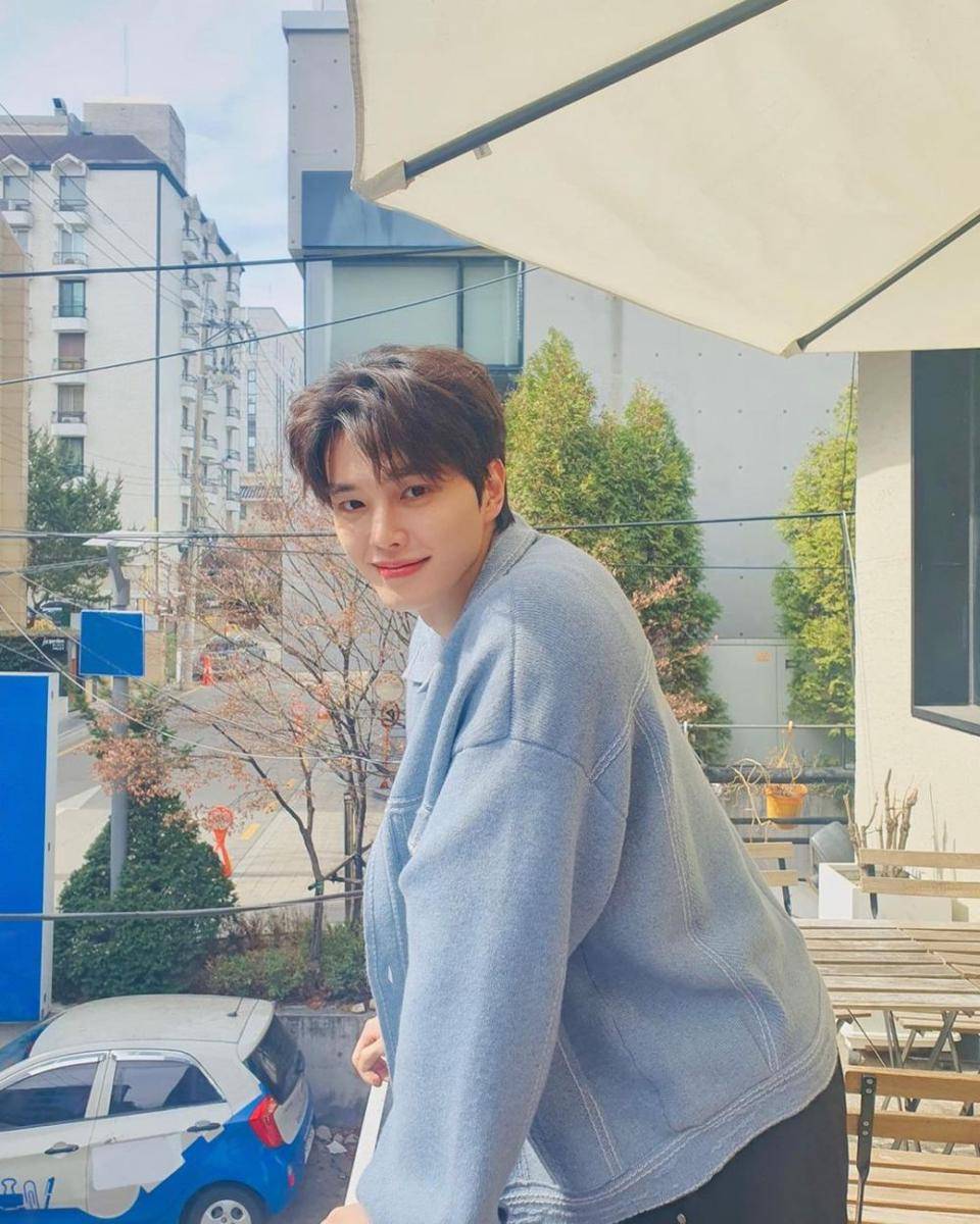Song Kang (instagram.com/ songkang_b)