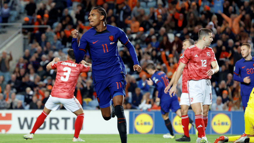 Calvin Stengs mencetak hattrick saat membela Timnas Belanda. (twitter.com/KNVB)