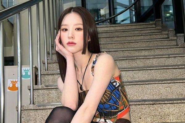 HeeJin comeback mini album (instagram.com/0ct0ber19)