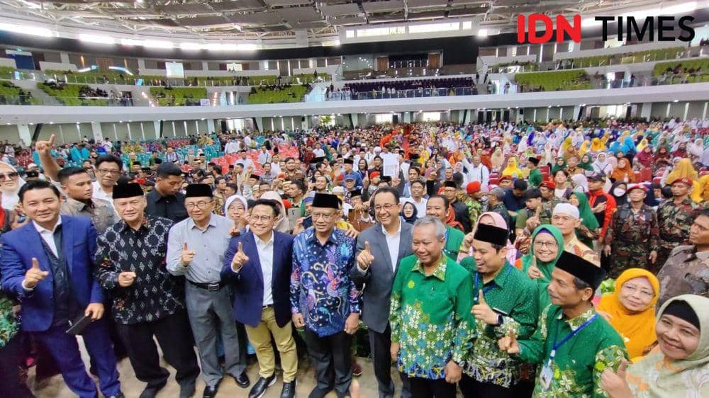 Dialog di UMS Solo, Anies-Cak Imin Terima KTA Kehormatan Muhammadiyah