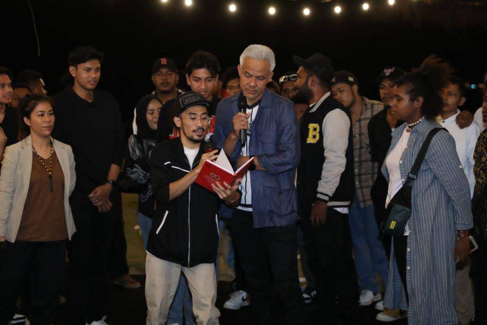 Ganjar Pranowo bertemu dengan sejumlah anak muda di Jayapura, Papua (IDN Times/Istimewa)