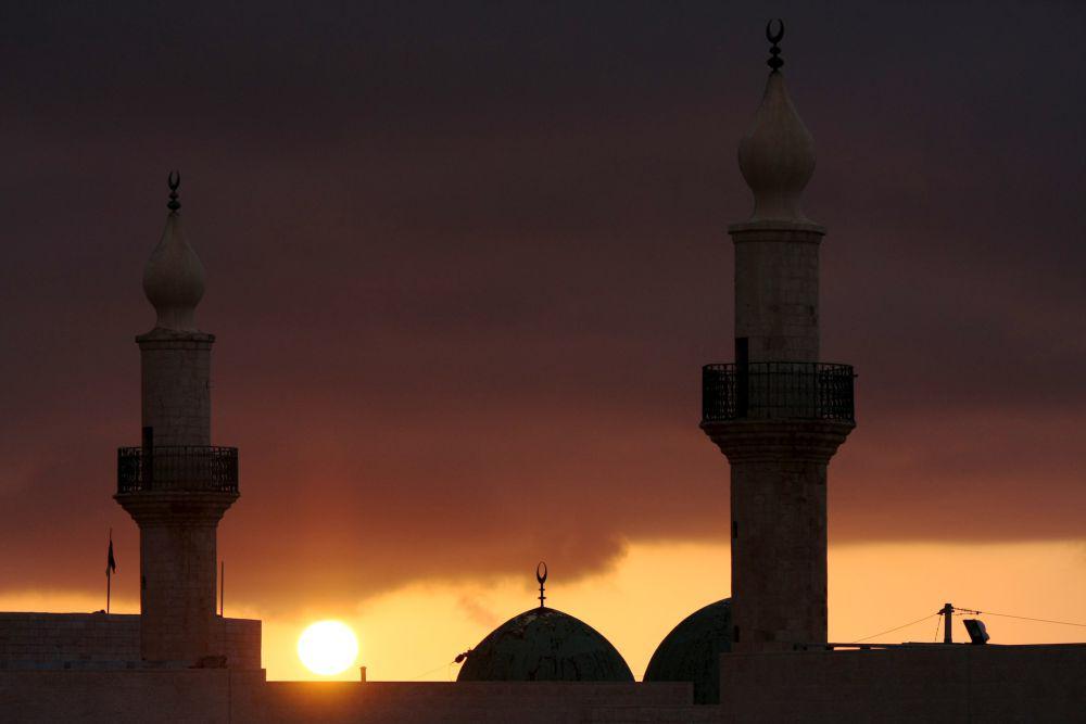 Human Rights Watch: Otoritas China Tutup dan Hancurkan Masjid