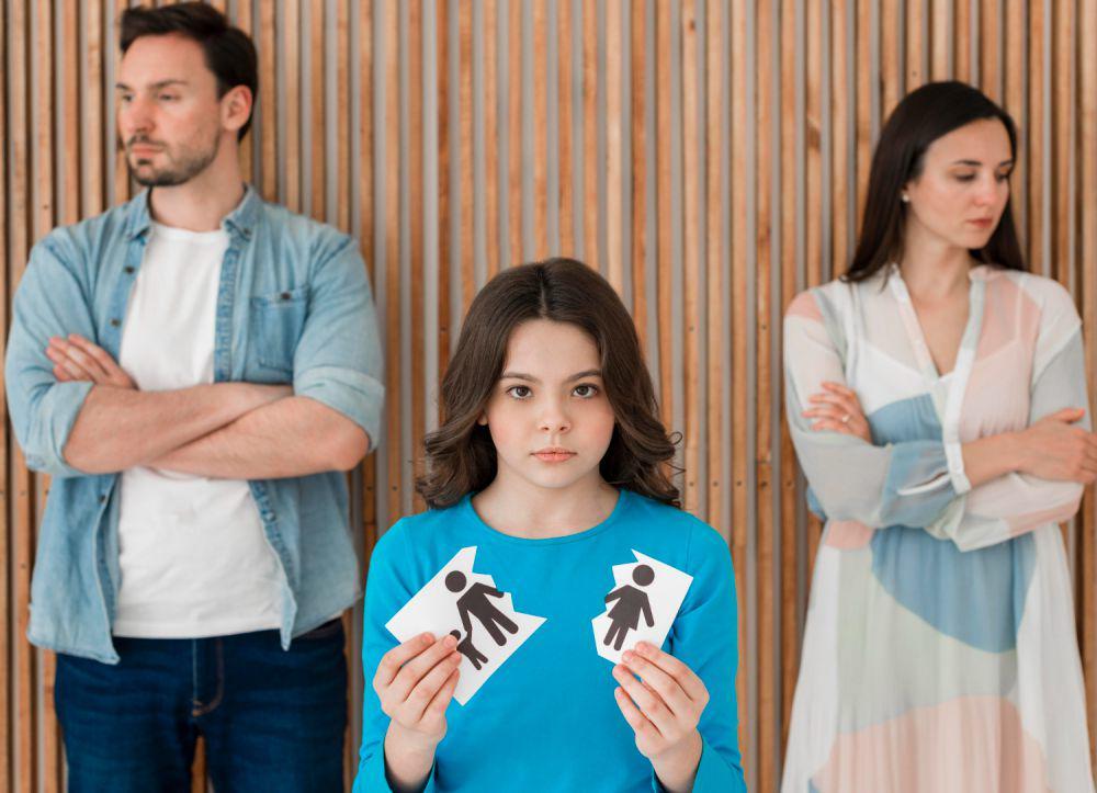 5 Alasan Berhenti Melabeli Diri sebagai Anak Broken Home