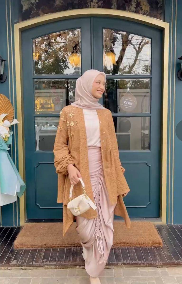 Style kondangan hijab (instagram.com/auliarahmatk)
