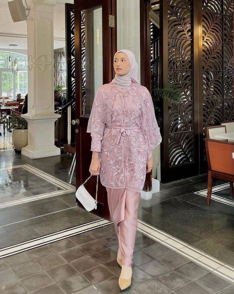 Style kondangan hijab (instagram.com/auliarahmatk)
