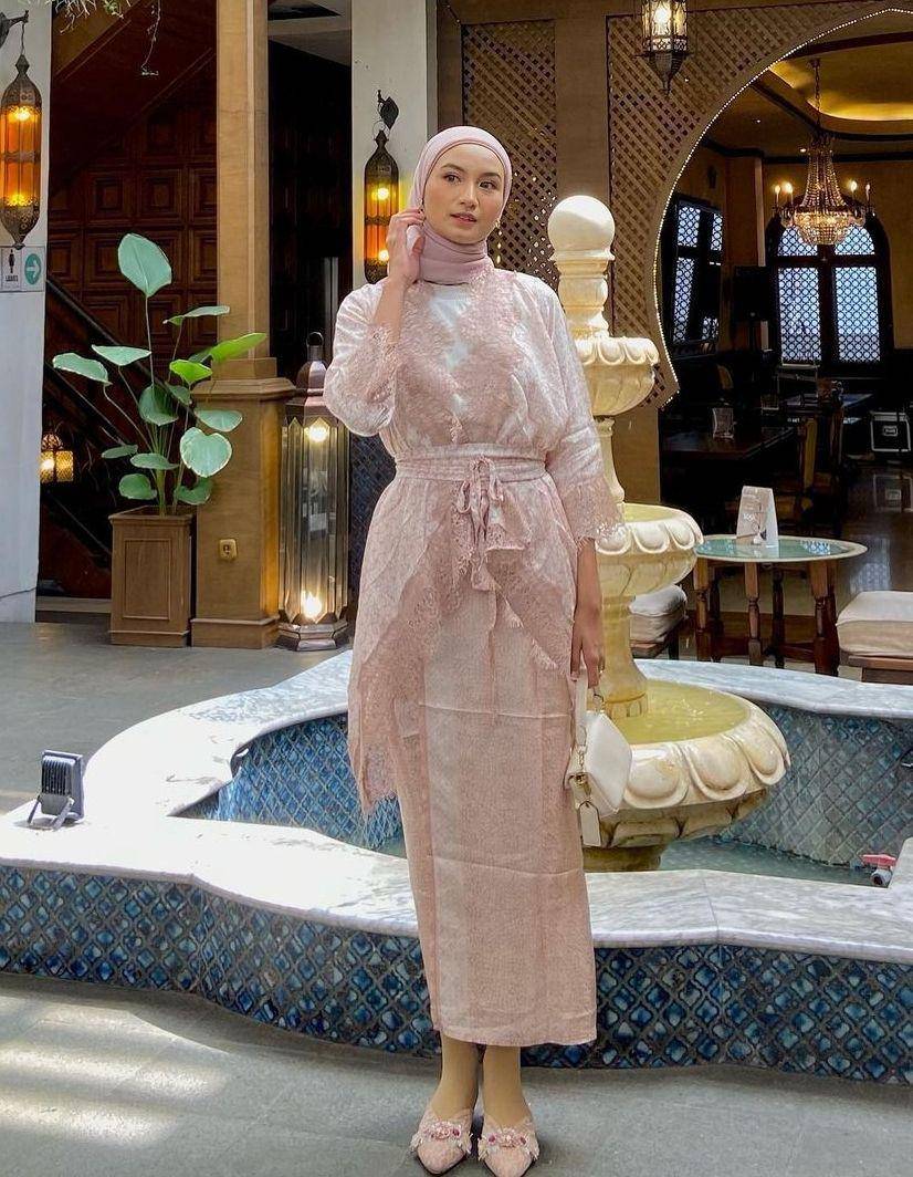 Style kondangan hijab (instagram.com/auliarahmatk)