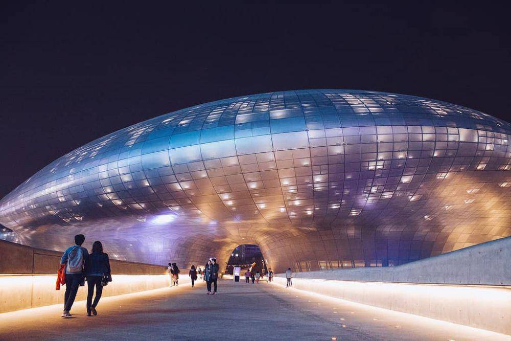 Dongdaemun Design Plaza (instagram.com/seoulcity)