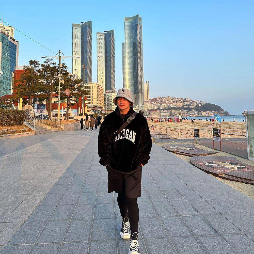 outfit monokrom Boy William (instagram.com/boywilliam17/)
