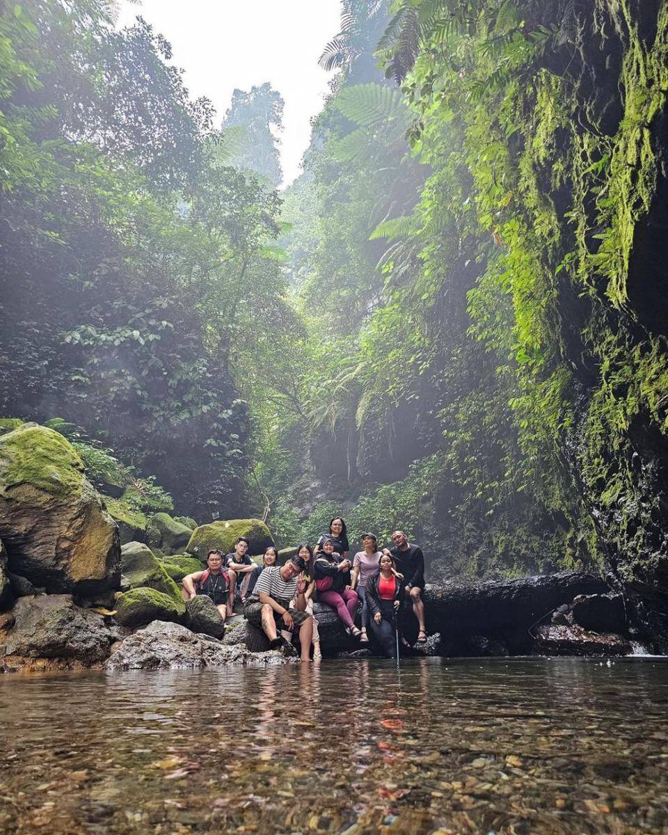 keindahan Curug Walet, Bogor (instagram.com/marthasella_mbodz)