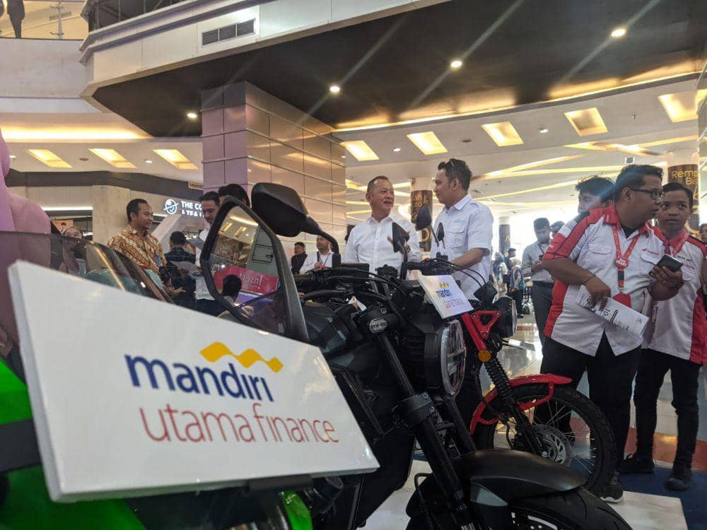 Suasana pameran otomotif MUF Auto Fest 2023, yang berlangsung di Trans Studio Mall Makassar, 21-26 November 2023. (Dok. Istimewa)