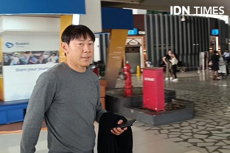 Timnas Indonesia tiba di Bandara Soekarno-Hatta usai menghadapi Irak dan Filipina, Rabu (22/11/2023). (IDN Times/Tino)