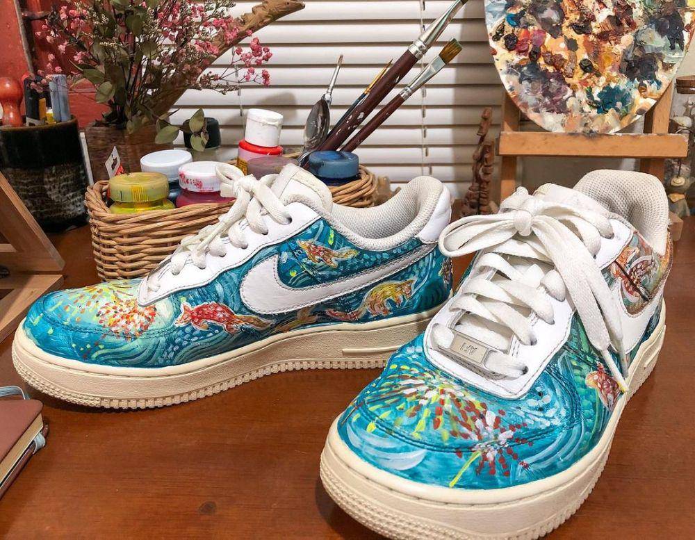 ilustrasi sepatu lukis (instagram.com/@diraamel)