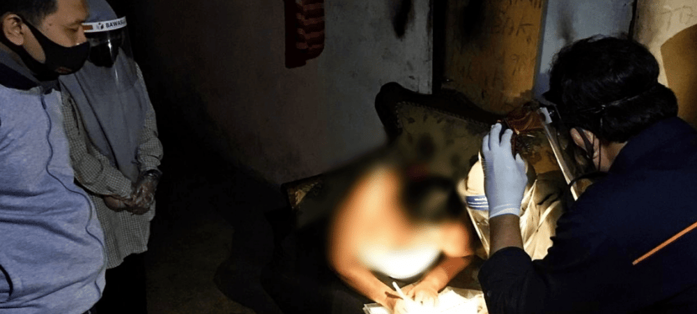 Ilustrasi petugas coklin mendata pemilihan disabilitas mental. (Dok. KPU Kabupaten Malang)