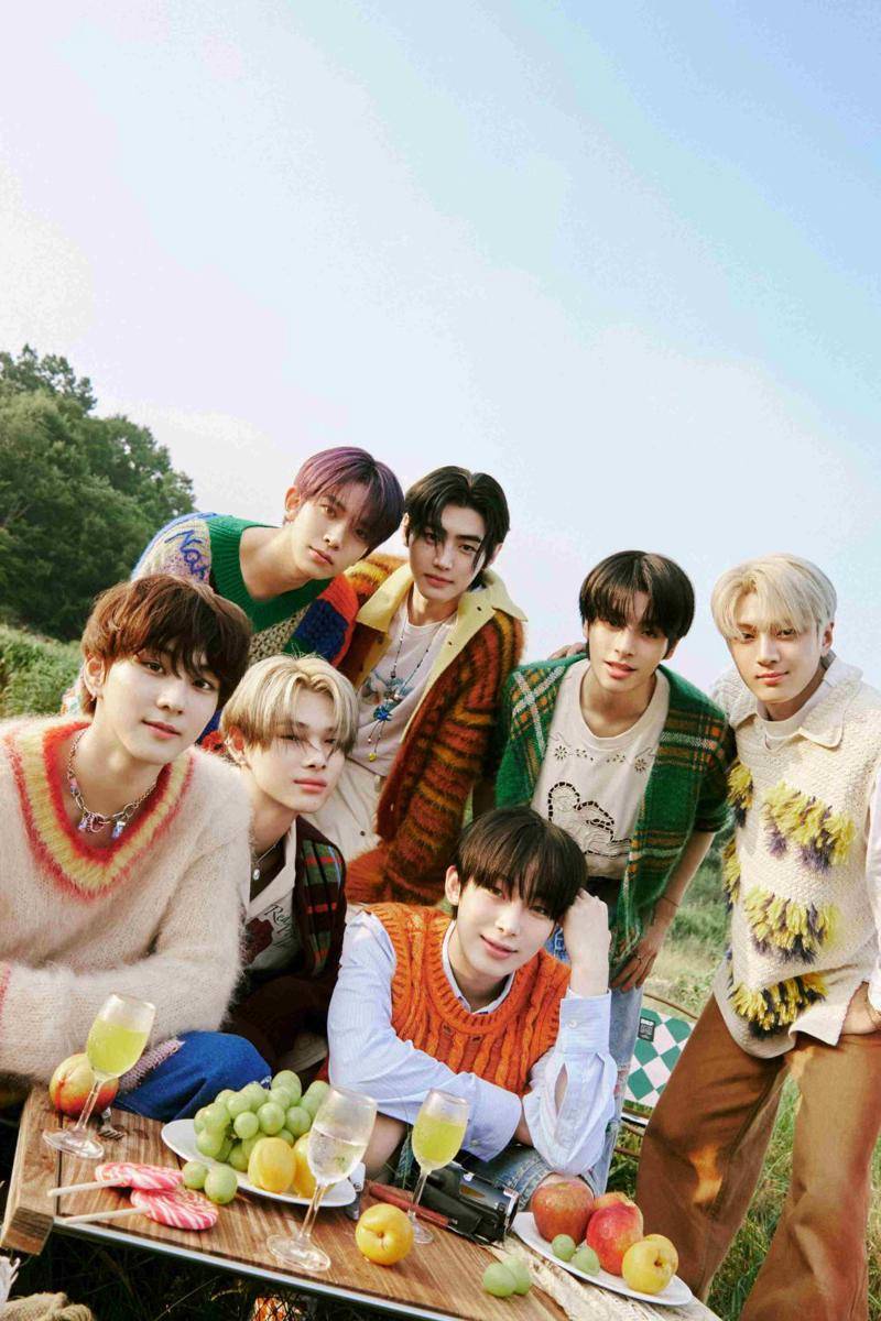 Orange Blood Concept Photo ENGENE Ver. (twitter.com/BELIFTLAB)