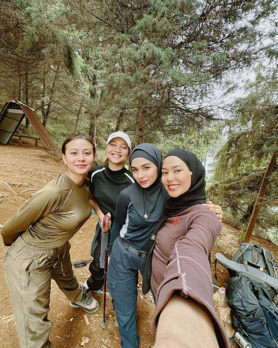 potret Karin Novilda dan sahabat (instagram.com/syerinwho1)