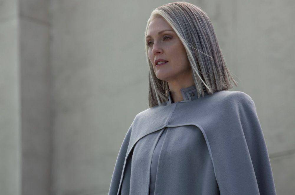 Alma Coin di The Hunger Games: Mockingjay Part 2 (dok. Lionsgate/The Hunger Games: Mockingjay — Part 2)