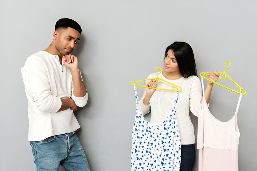 Orang Tua Zaman Sekarang Biasanya Mikir 4 Hal Ini Sebelum Beli Produk