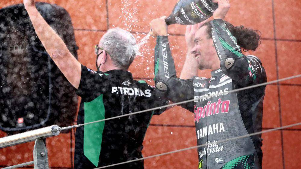 Franco Morbidelli berselebrasi usai memenangi balapan GP Teruel 2020. (motogp.com)