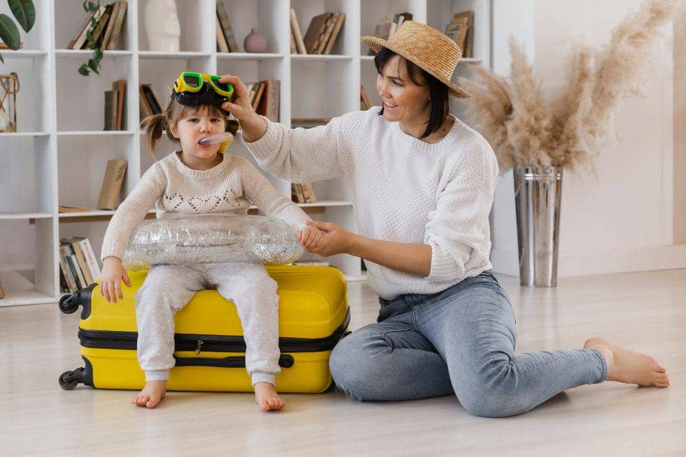 ilustrasi packing peralatan bayi (freepik.con/freepik)