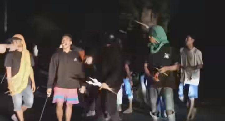 Dua Kelompok Warga Bima Saling Serang Pakai Parang dan Panah