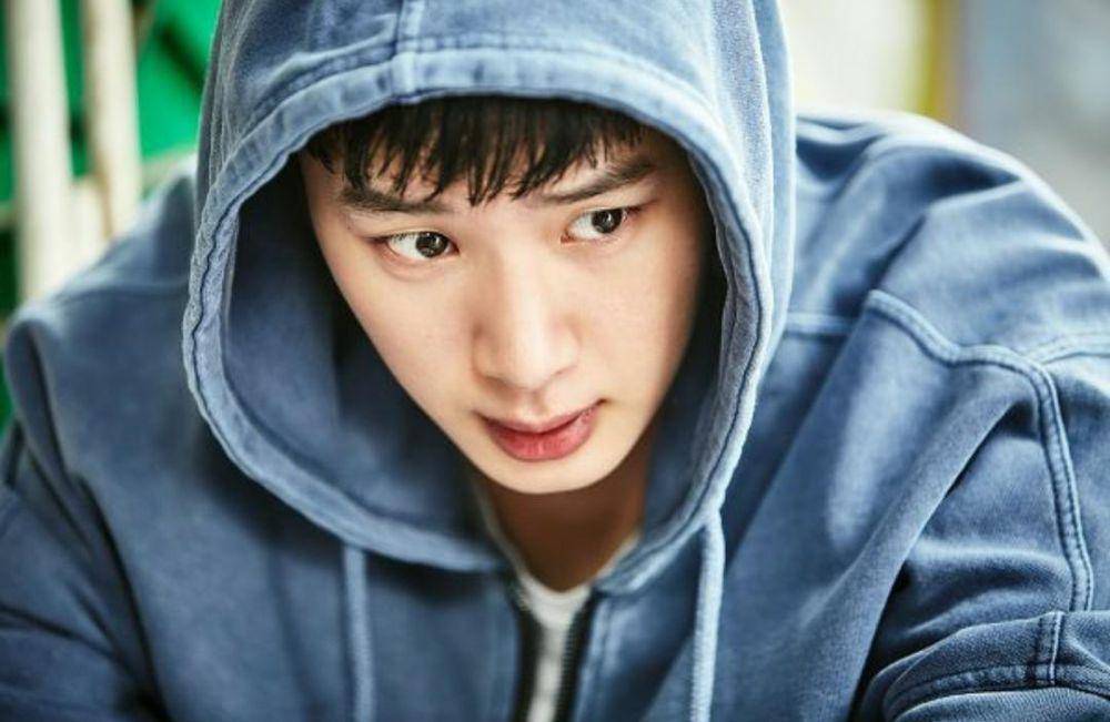 Kim Dong Hee di drama Extracurricular (instagram.com/kim_d.he)