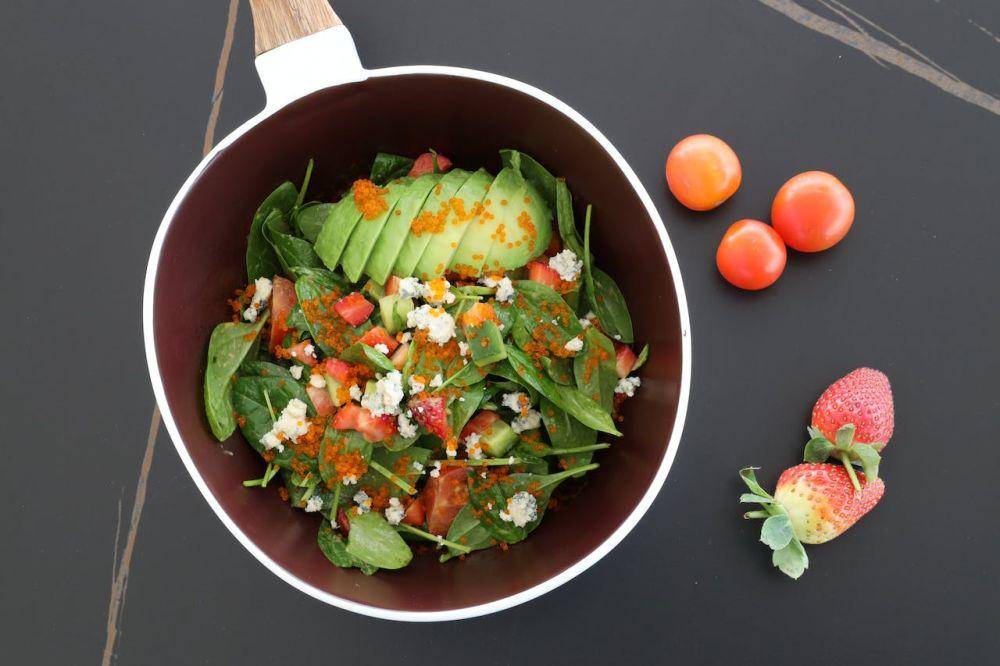 salad sayuran dan buah (pexels.com/Shameel mukkath)