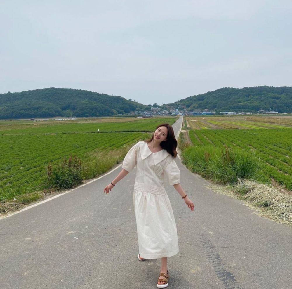inspirasi OOTD dress ala aktris Pyo Ye Jin (instagram.com/yjiinp)