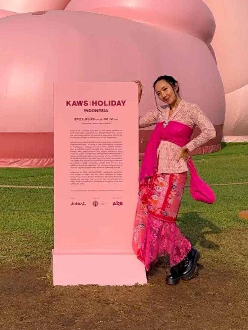 Kebaya Kushandari Arfanidewi (instagram.com/kelincitertidur)
