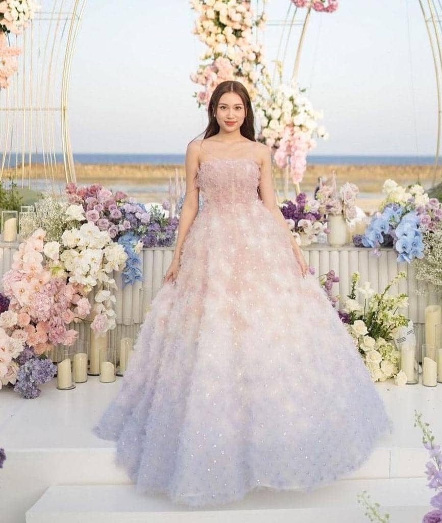 Grace Glazee (instagram.com/graceglazee)