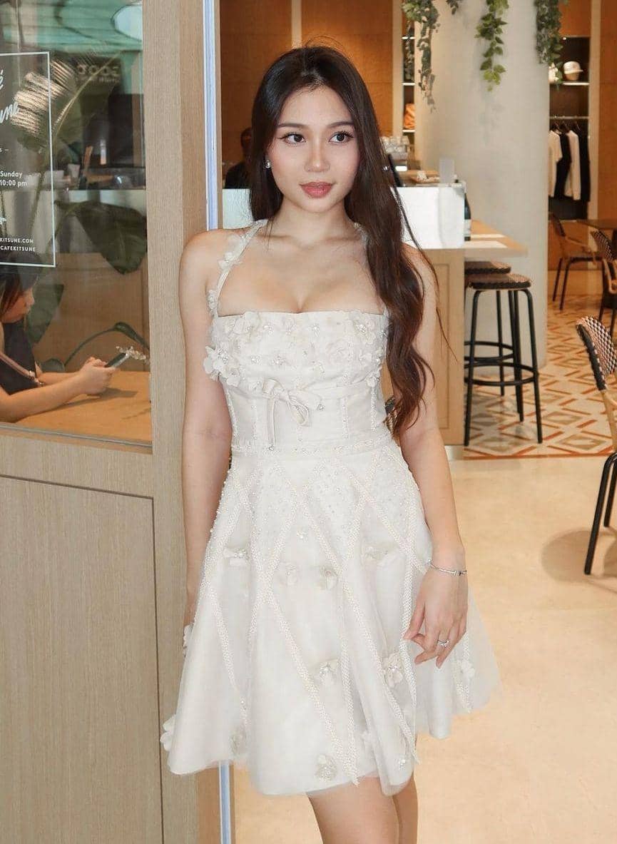 Grace Glazee (instagram.com/graceglazee)