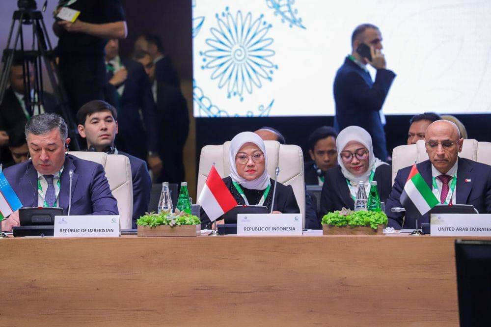 Menteri Ketenagakerjaan Ida Fauziyah saat menghadiri The 5th of The Islamic Conference of Labour Ministers di Baku, Azerbaijan, Kamis (23/11/2023). (dok. Kemnaker)