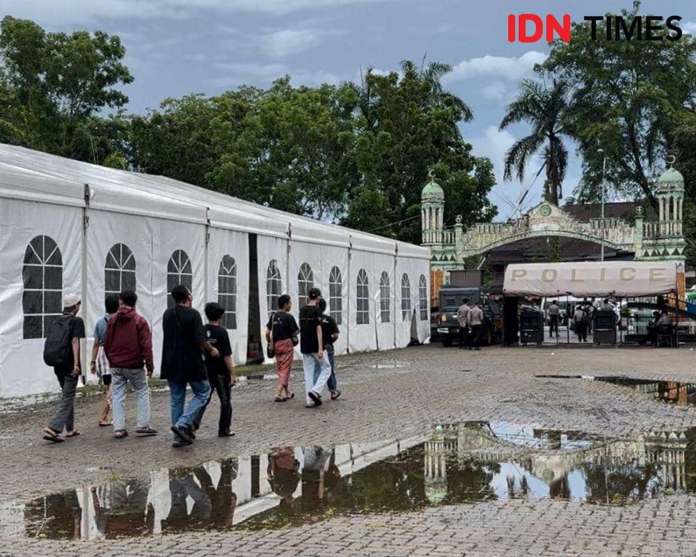 Mahasiswa HMI diinapkan di Asrama Haji Pontianak. (IDN Times/Teri).