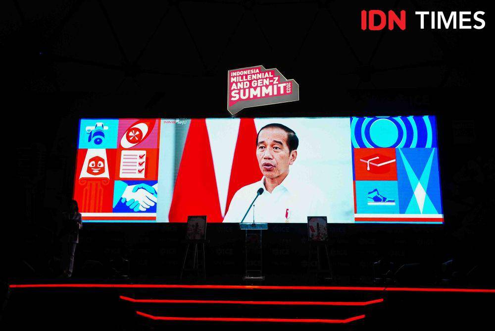 Presiden Jokowi saat Opening Indonesia Millennial and Gen Z Summit 2023 pada Jumat (24/11/2023). (dok. IDN Media)