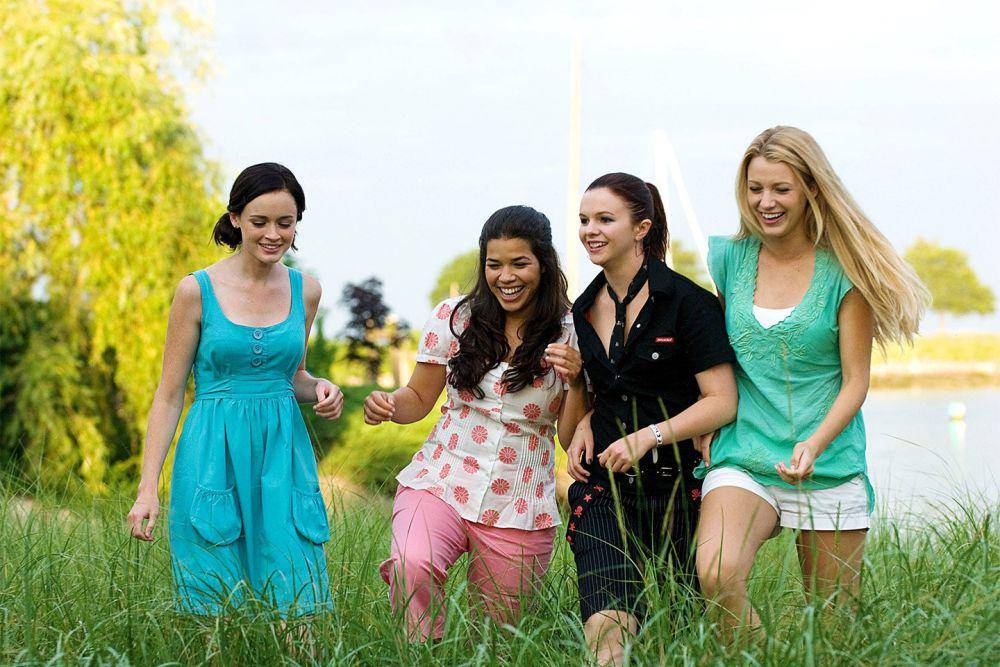 adegan dalam film The Sisterhood of the Traveling Pants (dok. Warner Bros. Pictures/The Sisterhood of the Traveling Pants)
