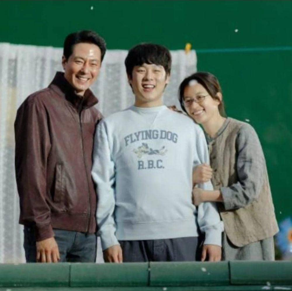 Jo In Sung, Lee Jeong Ha, dan Han Hyo Joo di drama Moving (instagram.com/jungha.km)
