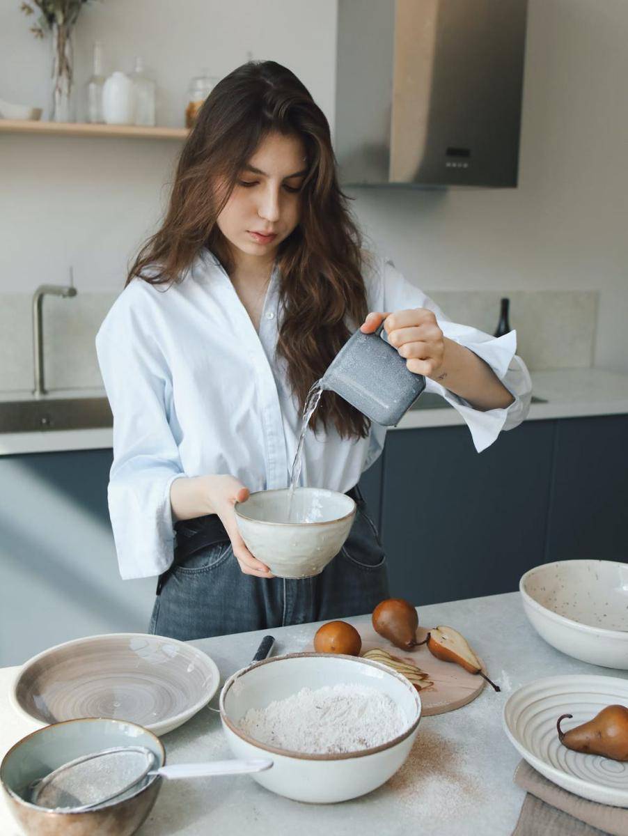 ilustrasi melarutkan tepung (pexels.com/Polina Tankilevitch)