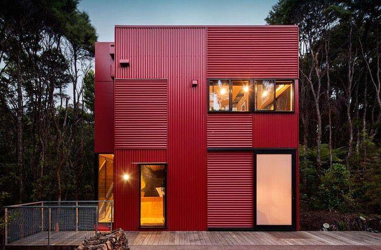 Rumah merah bergaya industrial (contemporist.com/Crosson Architects)