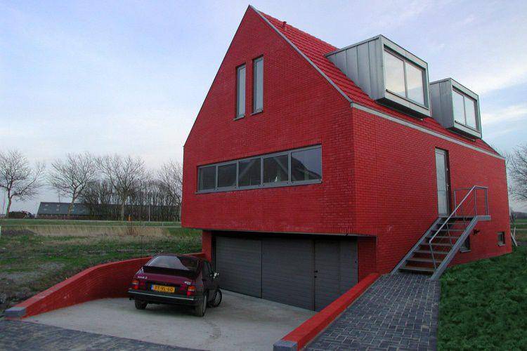 Rumah merah bergaya kontemporer (trendir.com/123DV MODERN VILLAS)