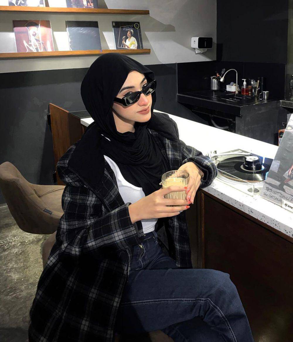 Nimas Azlia (instagram.com/azzllia)