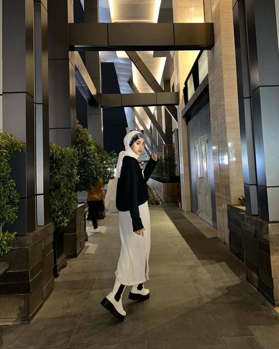 Nimas Azlia (instagram.com/azzllia)