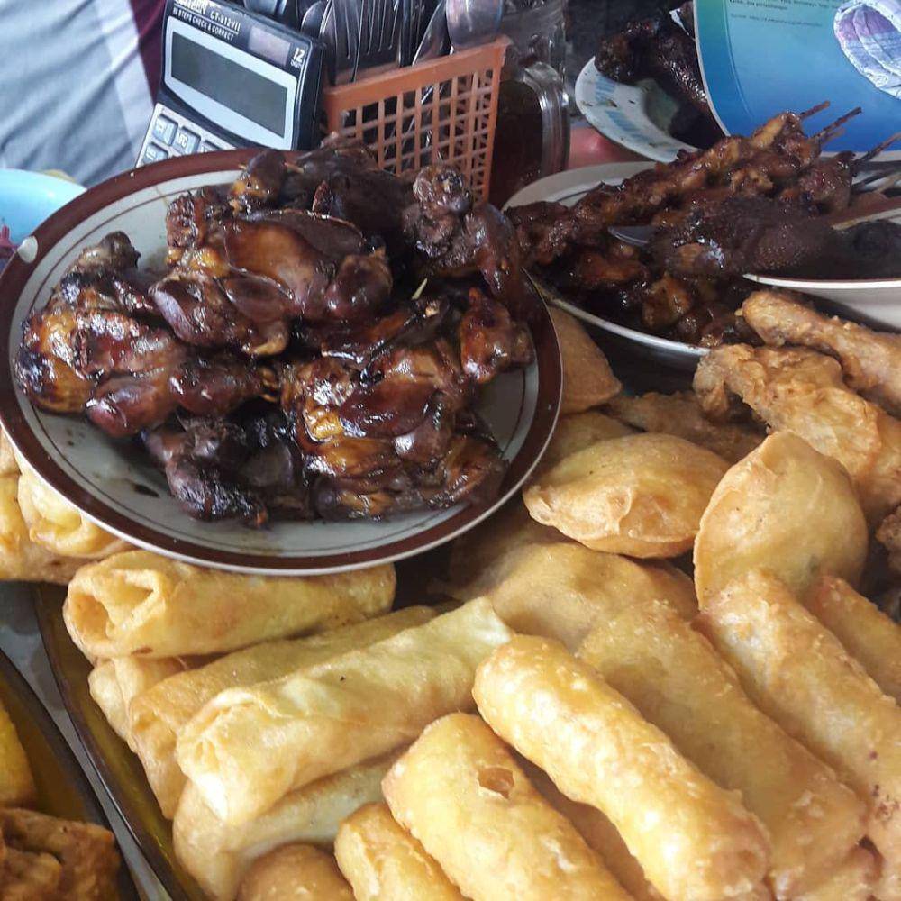 Potret menu di WM Ayam Bakar Bu Broto (instagram.com/vitriyani.s)