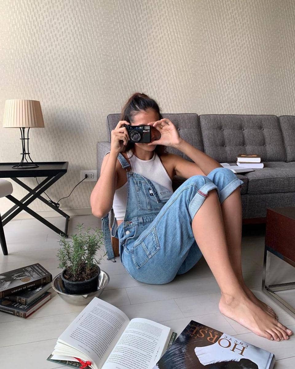 potret outfit Anntonia Porsild (instagram.com/porxild)