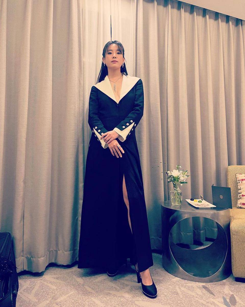 inspirasi dress simpel ala Han Hyo Joo (instagram.com/hanhyojoo222)