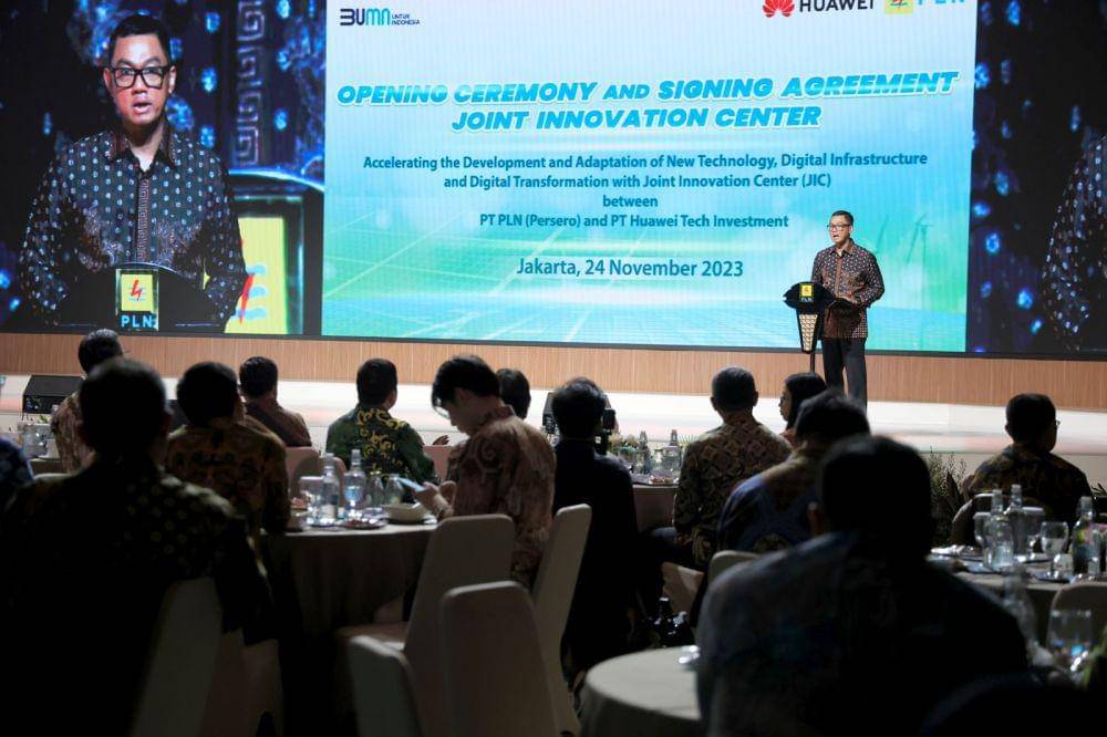 PT PLN (Persero) bersama Huawei Indonesia meresmikan kerja sama _Joint Innovation Center_ (JIC) dalam upaya percepatan pengembangan dan adaptasi teknologi baru, infrastruktur digital, serta transformasi digital guna mendukung langkah transisi energi di Indonesia. (Dok. PLN)